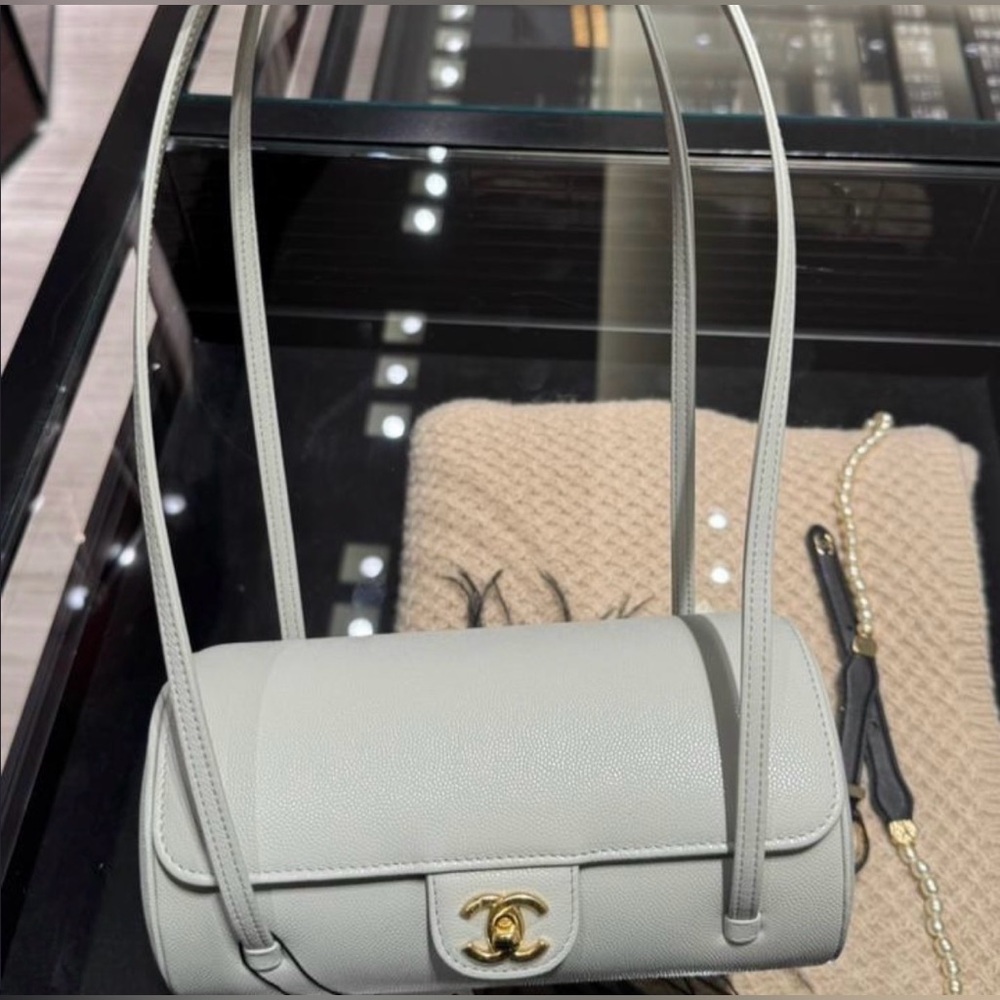Chanel Preppy Coco Bowling Bag Light Grey Shiny Caviar Brushed Gold Hardware - Picture 4 of 11